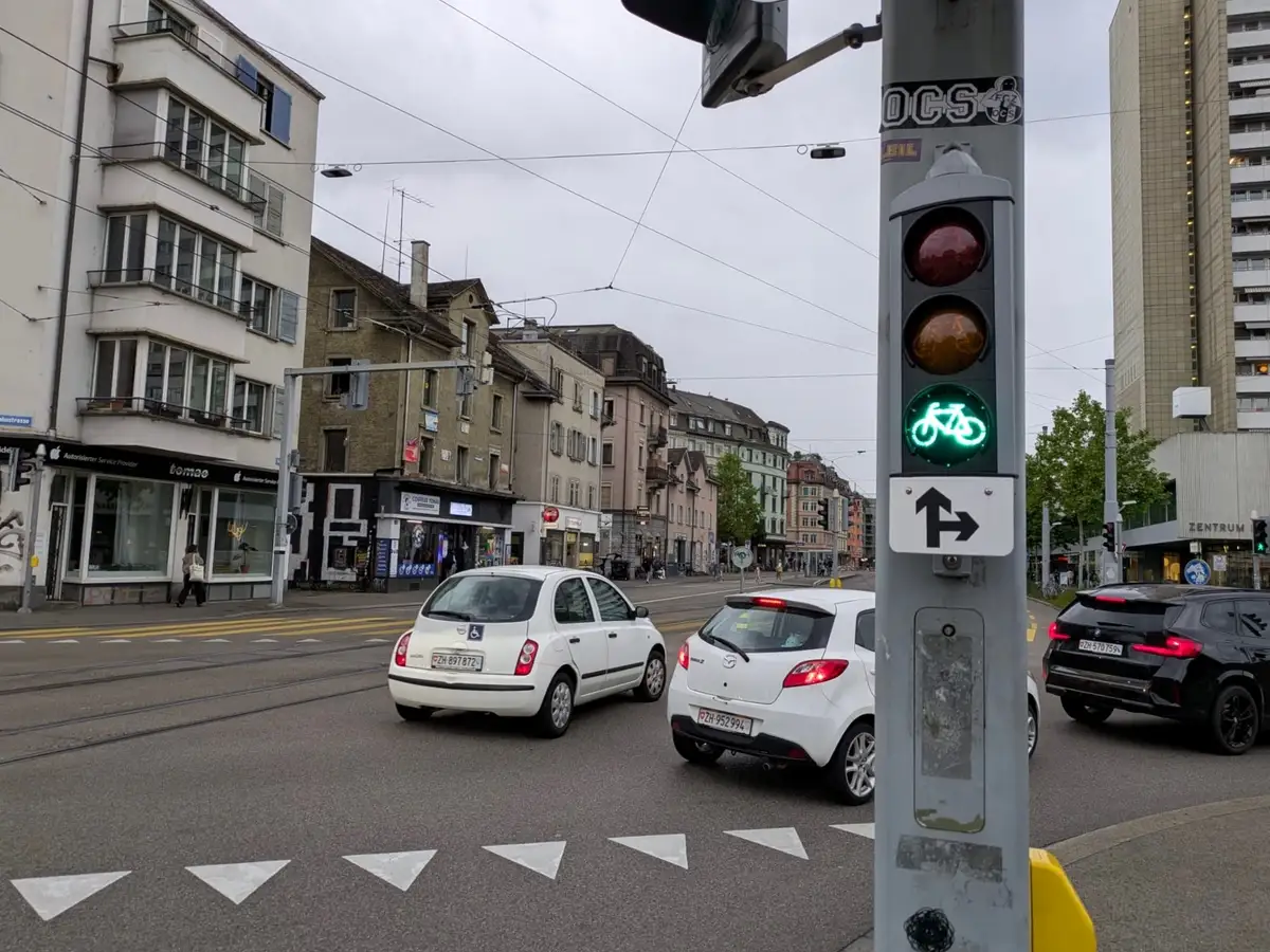 -Erhoffen-uns-mehr-Sicherheit-Stadt-setzt-vermehrt-auf-Veloampeln