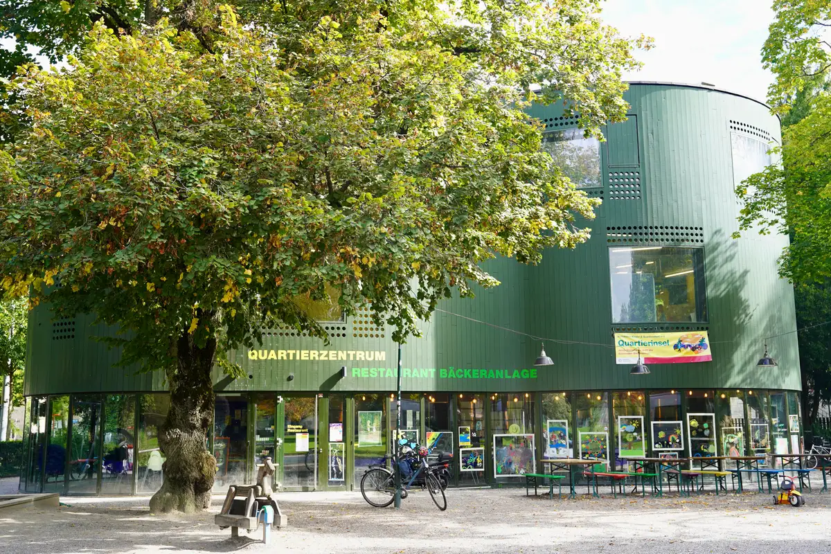 Tanzen-Saufen-Diskutieren-So-machen-die-Parteien-Wahlkampf