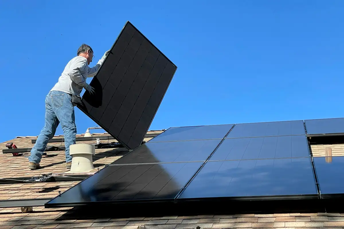 Nachbar-innen-teilen-Strom-Z-rich-setzt-auf-Solarquartiere