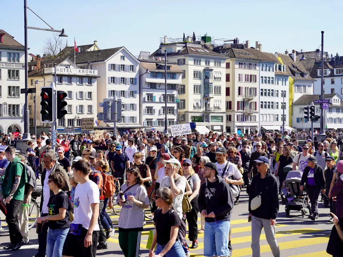 Wohndemo-in-Z-rich-neu-organisiert-und-bewusst-unbewilligt