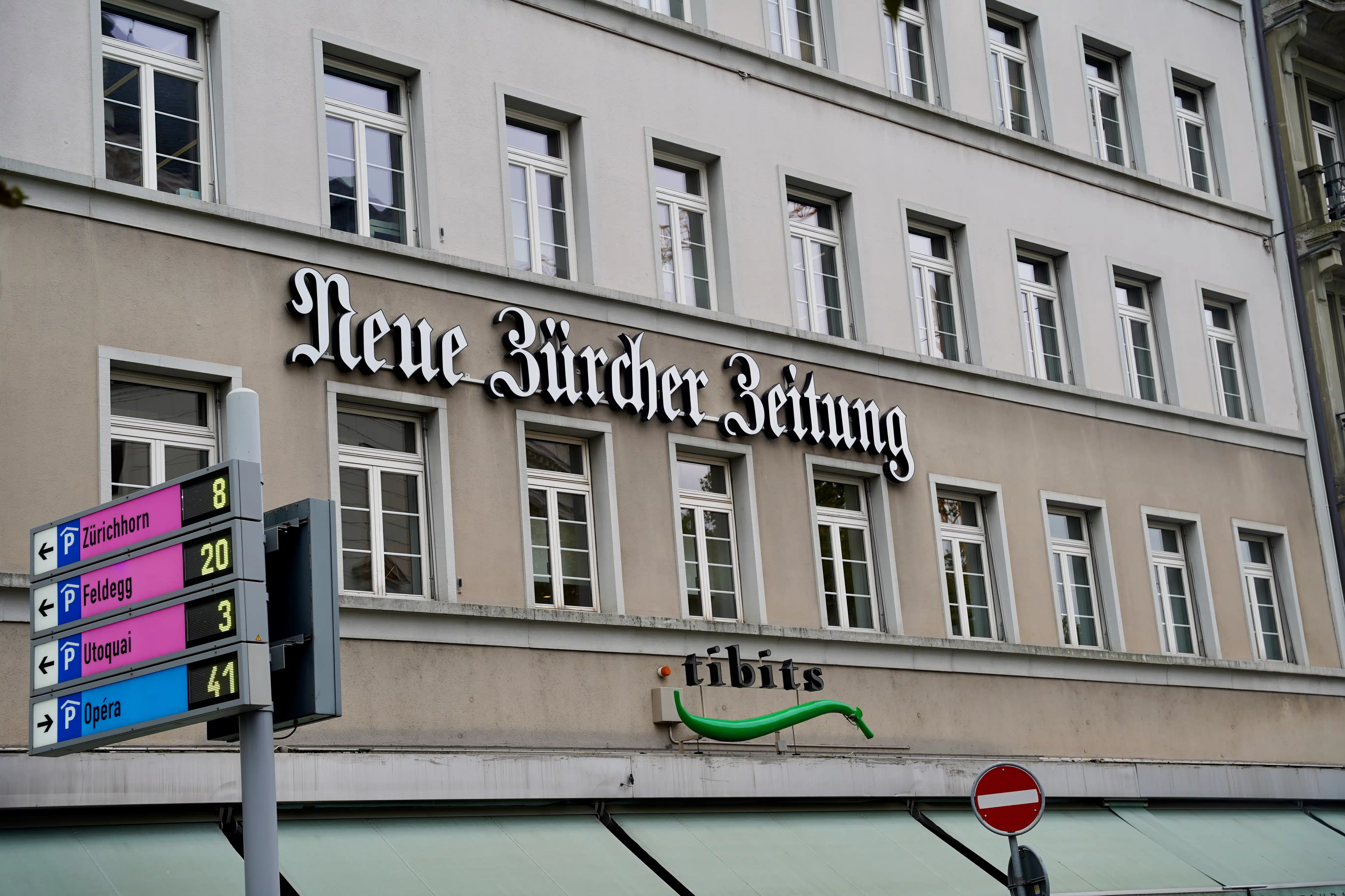 8 Beispiele, die den Rechtsrutsch der NZZ beweisen